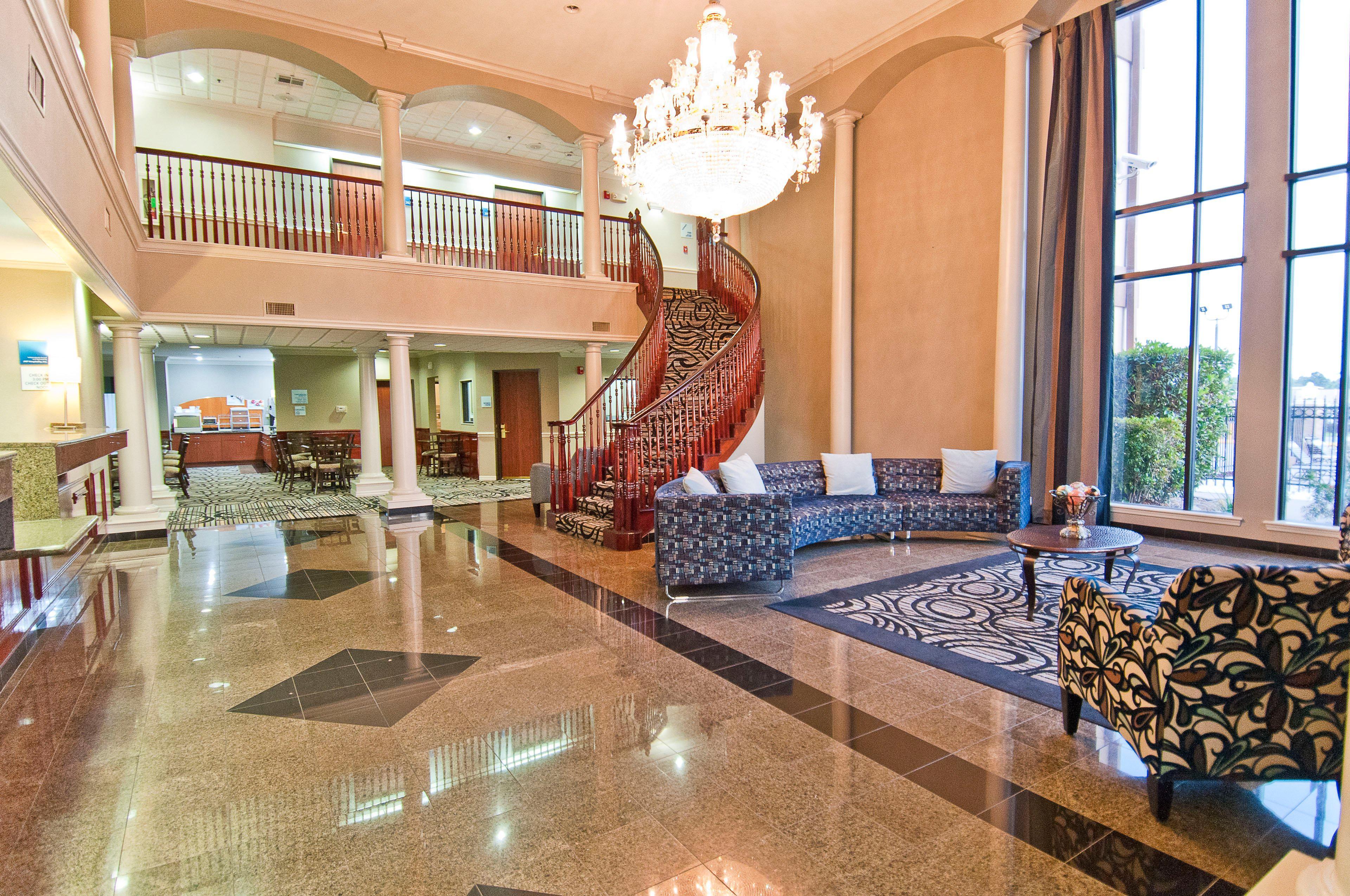 Holiday Inn Express Hotel And Suites Lake Charles By Ihg Exterior foto