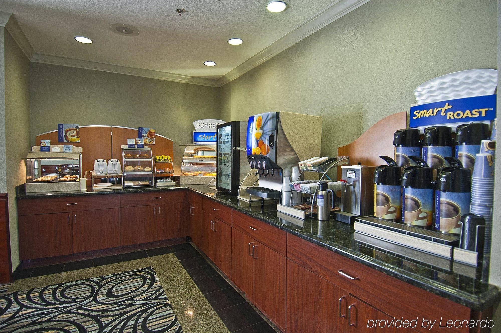 Holiday Inn Express Hotel And Suites Lake Charles By Ihg Restaurante foto